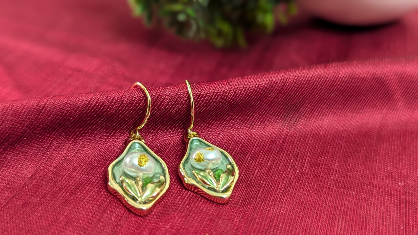 Vintage Leaf Shape Pistachio Pearl Drop Earrings