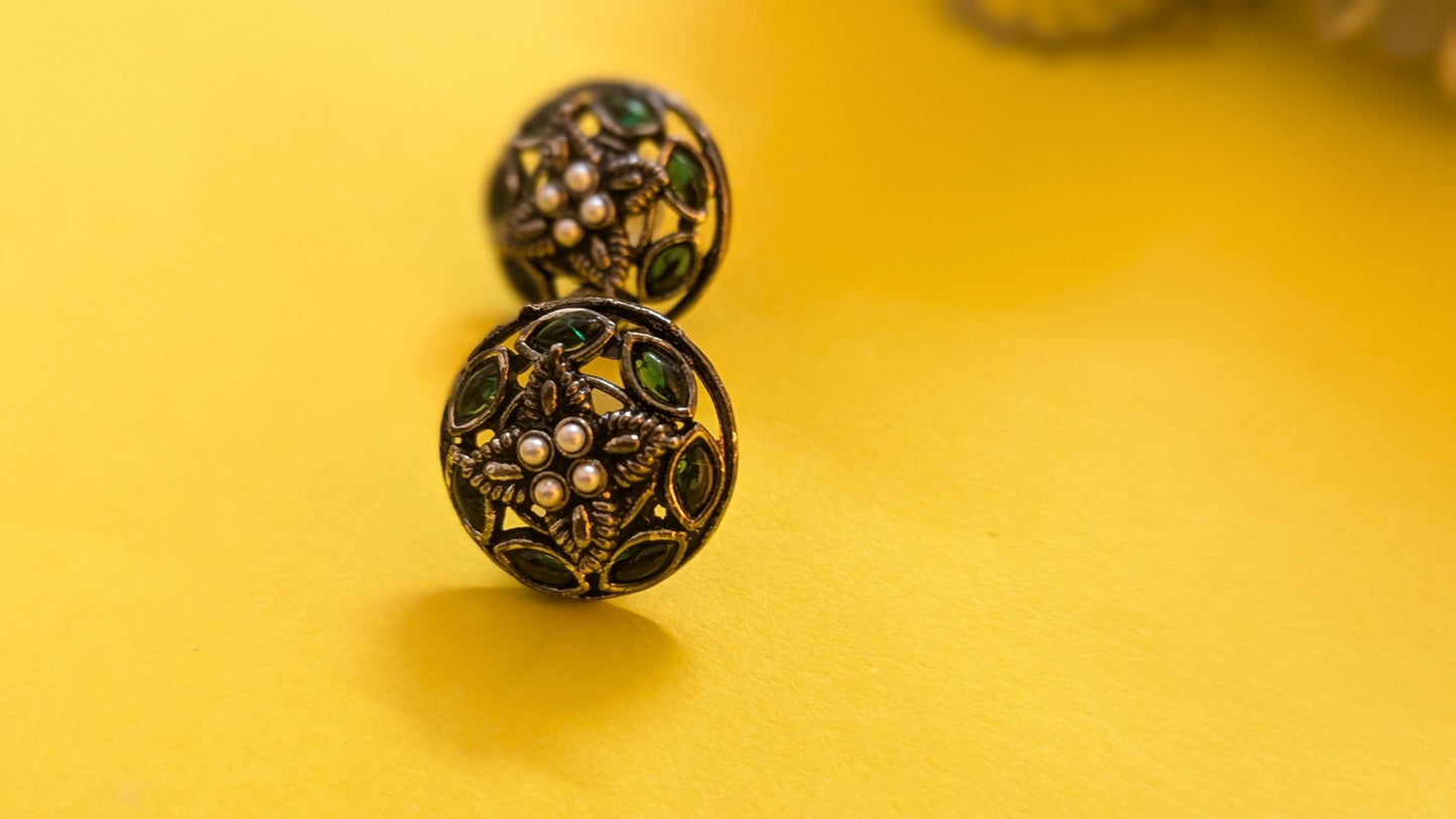 Green Kundan Stone Studded Rounds Silver Oxidized Stud Earring