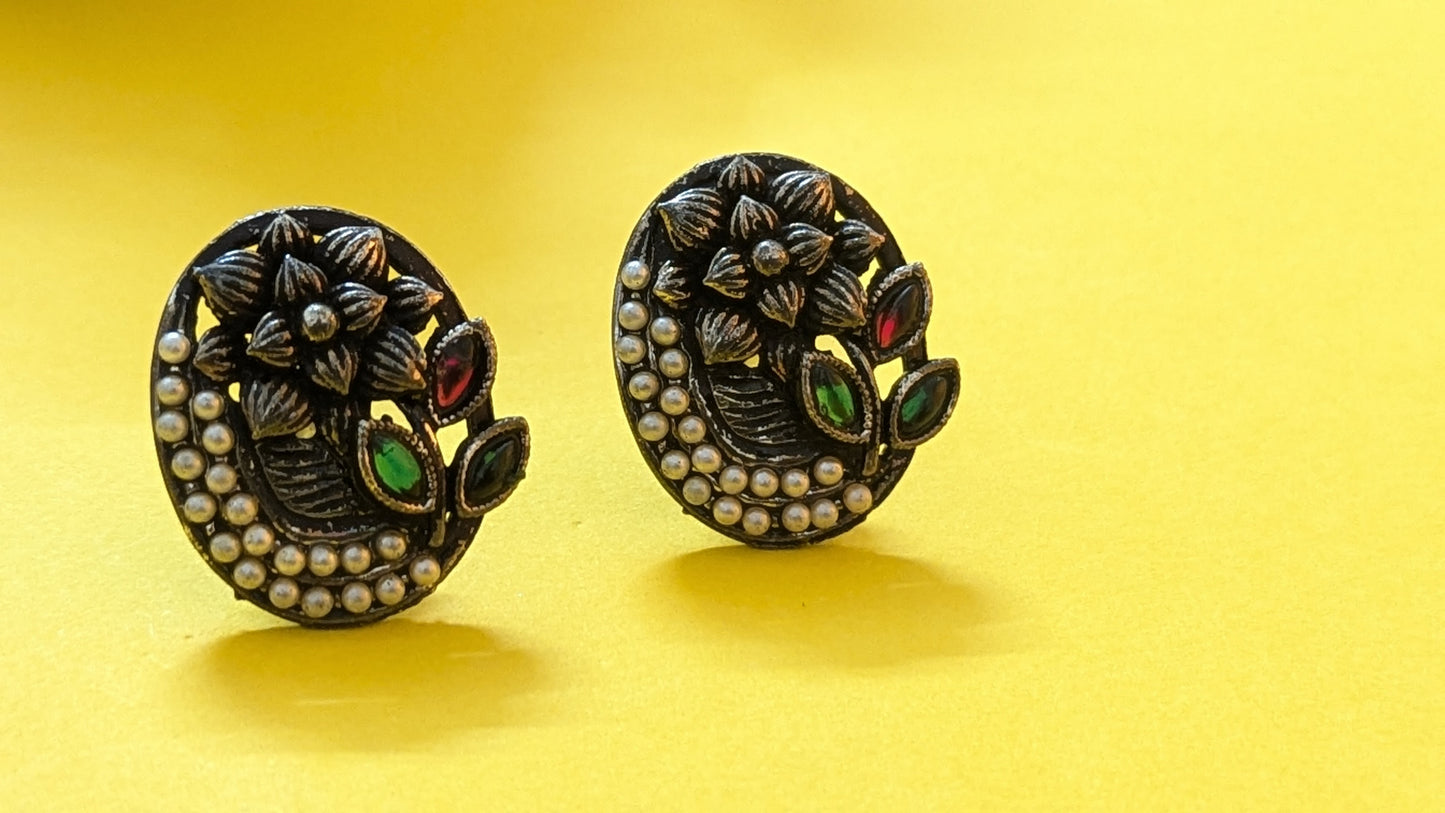 Green & Red Kundan Studded Oval Shape Silver Oxidized Stud Earring