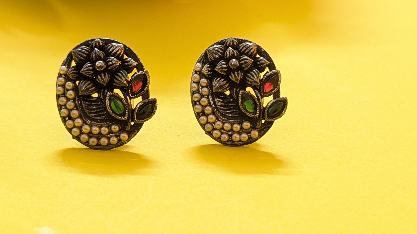 Green & Red Kundan Studded Oval Shape Silver Oxidized Stud Earring