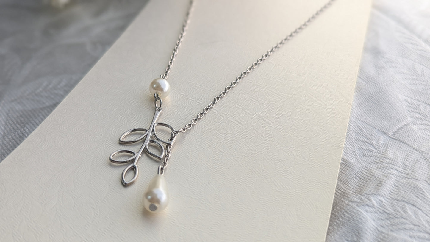 Silver Plated Leaf Shaped Pearl Studded Pendant Chain Necklace